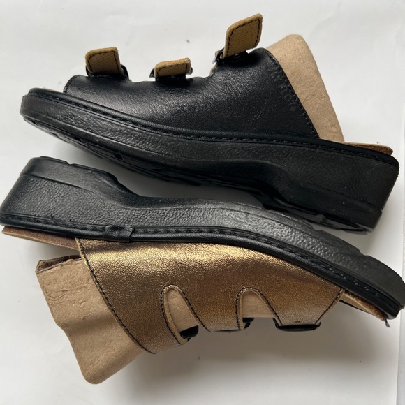 FLY FLOT Sandals Size 38 Gold 3 Straps Buckles Open Baclk & Toe Leather Insole - Picture 5 of 9